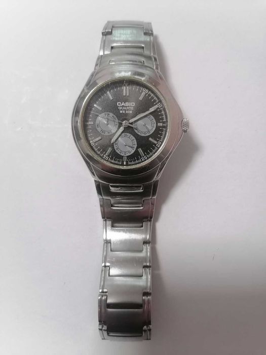 Ръчен часовник Casio