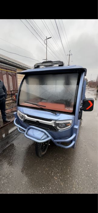 Електро кабиналик Маторол  1 тонналик ва 500 кг лик турлари мавжуд