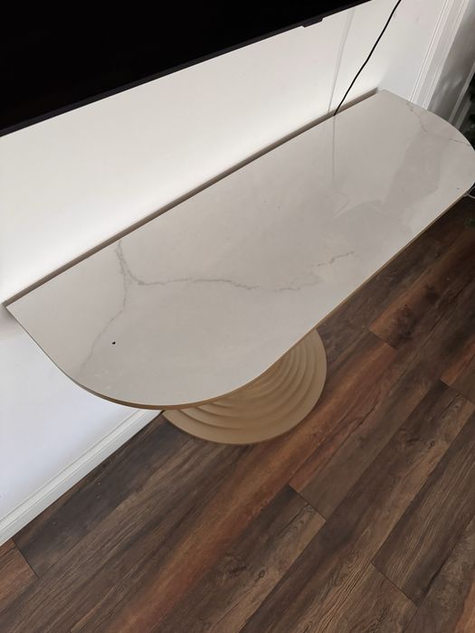 Консоль для интерьера