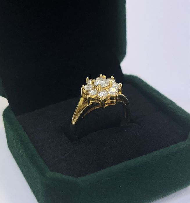 Дамски златен пръстен жълто злато и брилянти