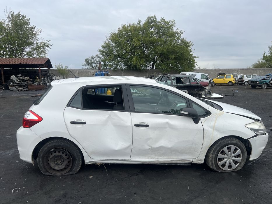 Toyota Auris/ Тойота Аурис (1.33i 2011г. ) на части