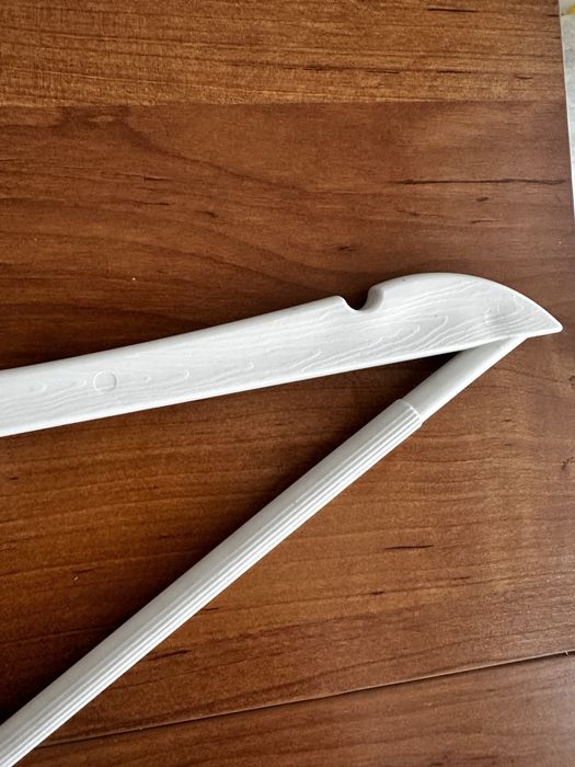 Вешалки деревянные