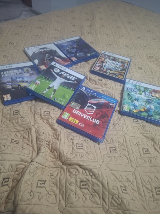 Vand sau schimb cd jocuri ps5