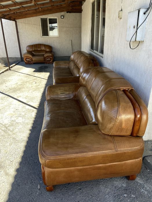 Кожаный диванный комплект (3+2+1)