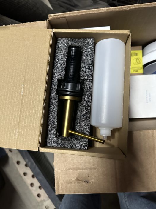 Продам дозатор для кухнной раковины