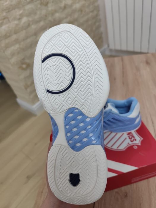 Vand pantofi sport, K-Swiss. Mai multe marimi disponibile .