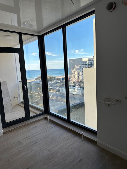 Studio  prima linie la mare
