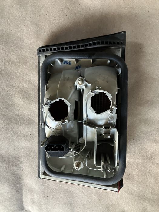 Фонарь задний bmw e34