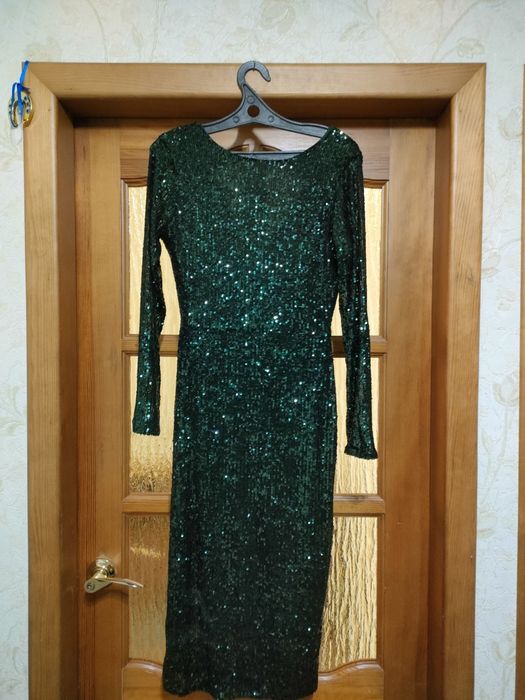 Женская одежда разные платья