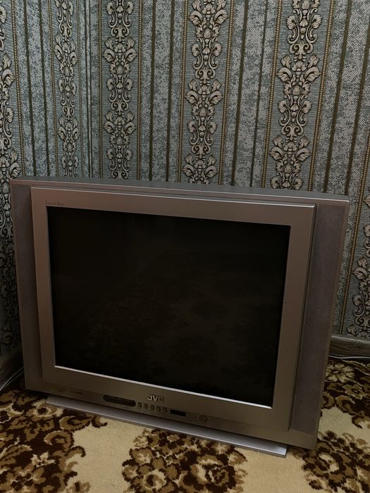 Телевизор JVC диагональ 63см