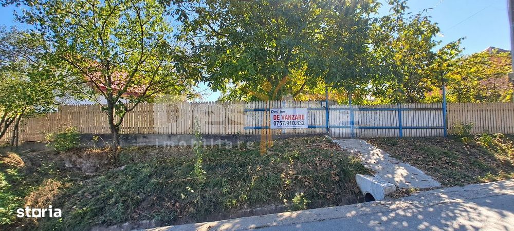 Teren de 2.190 mp în Uricani, cu deschidere la două drumuri