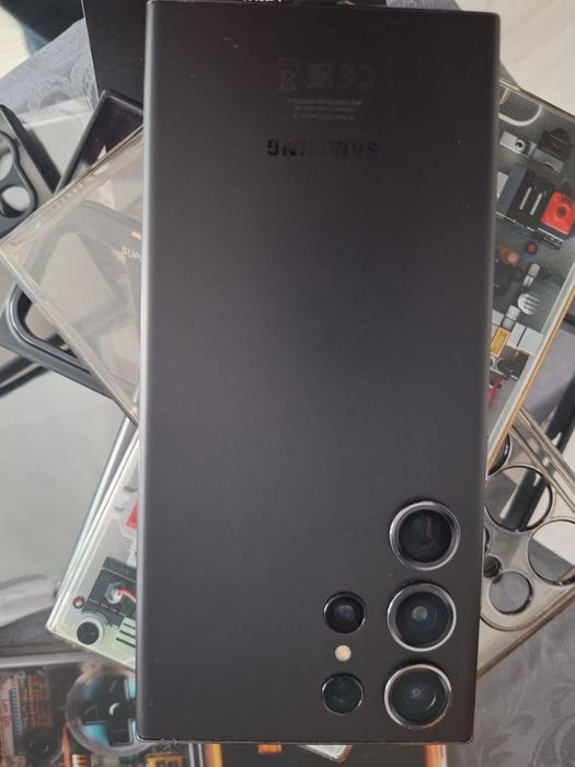 Vând Samsung S23 Ultra Rom 512 GB Ram 12 GB