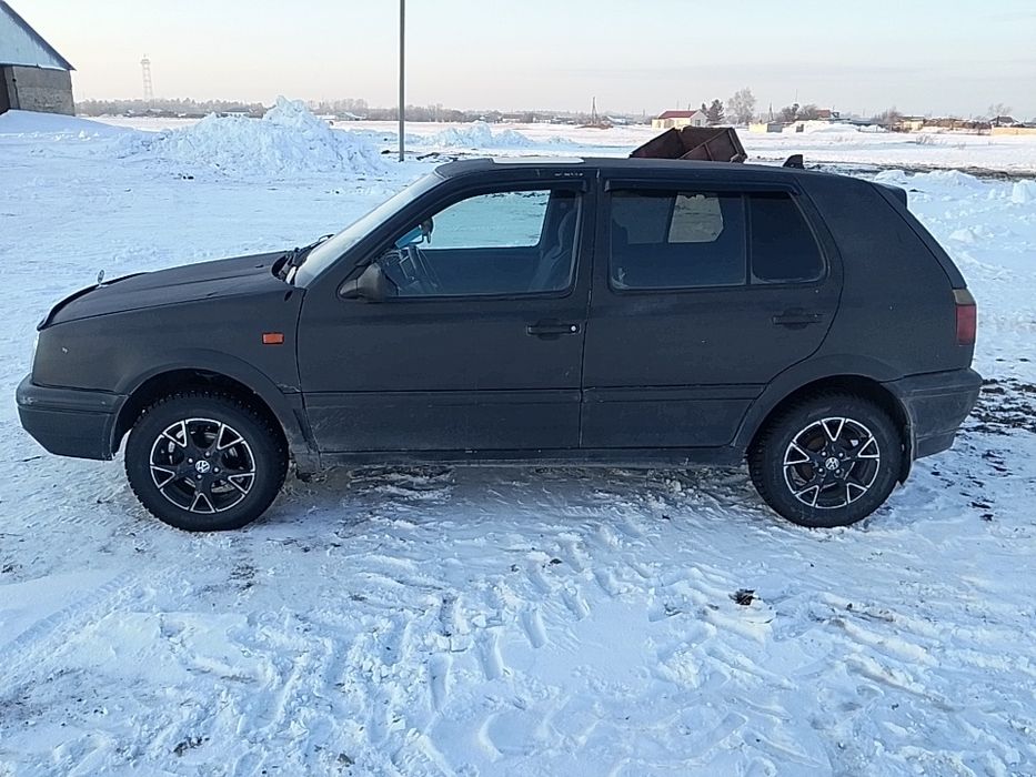 Продам гольф3 1.6 обьём