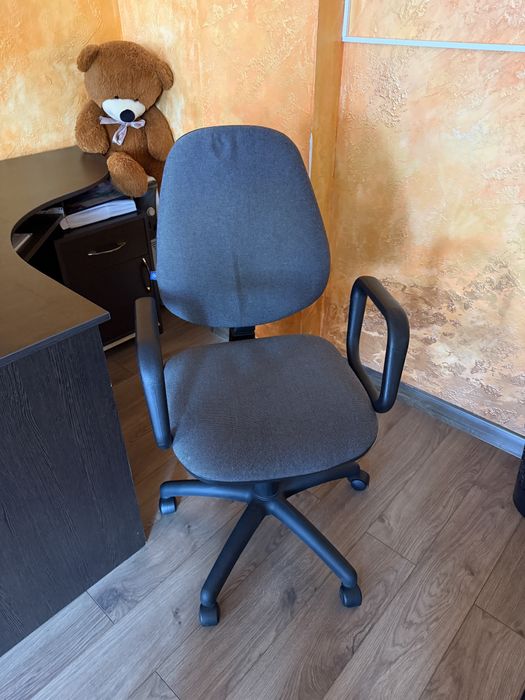 Продам кресло офисное