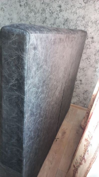 Диваны для столовой зоны 2шт.