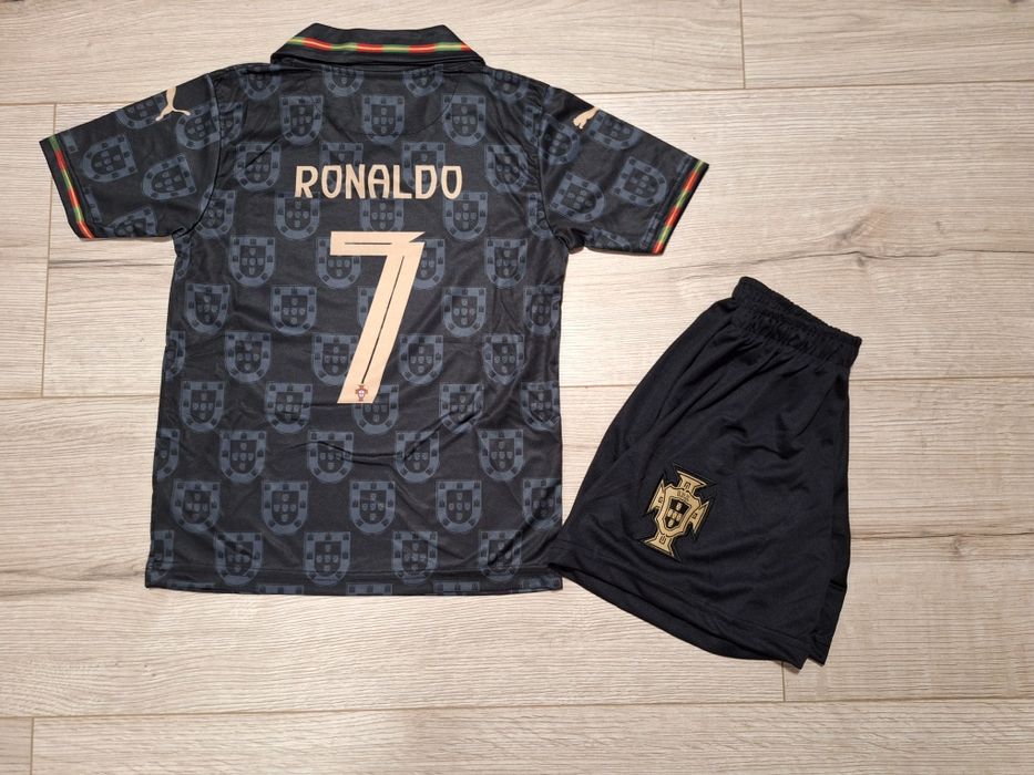 Детски екип на Кристиано Роналдо Португалия  нов модел!!!