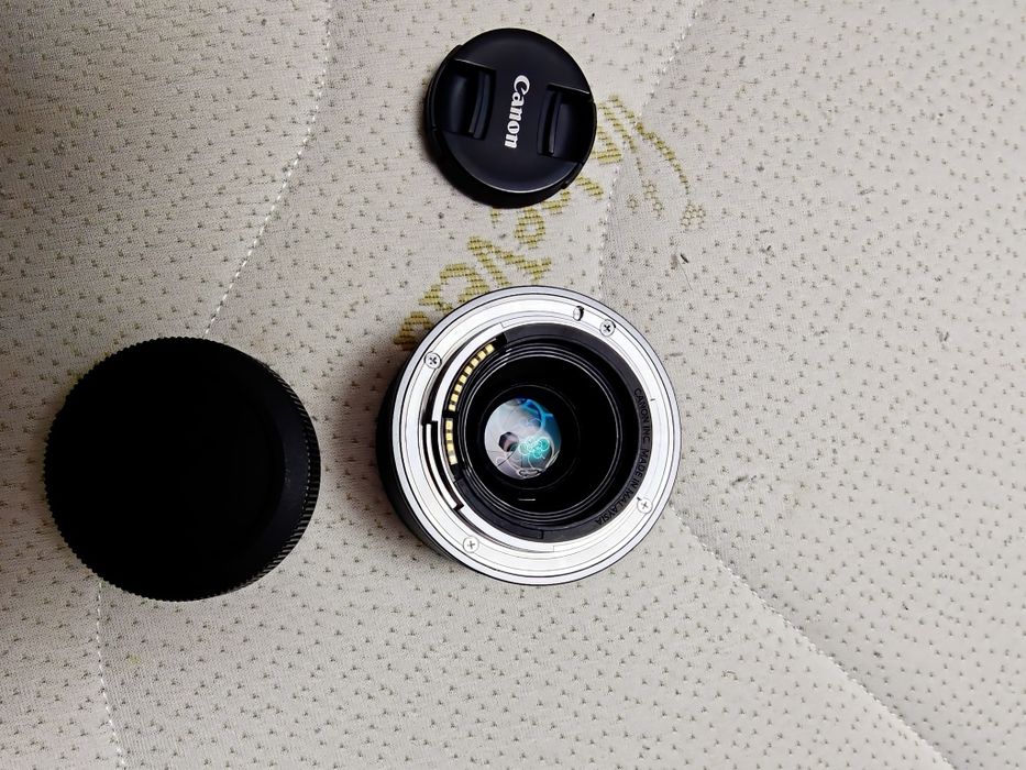 Obiectiv Canon RF 50mm F1.8