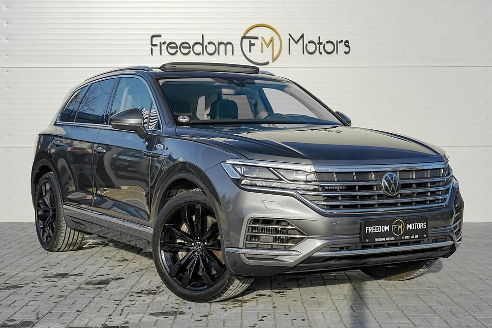 Volkswagen Touareg Panoramic, Faruri LED Matrix, Garantie Volkswagen 12 luni