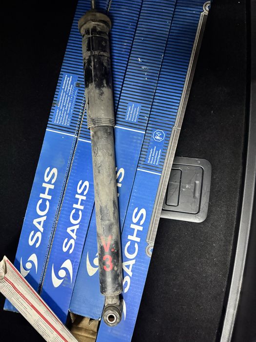 Продаю амортизаторы для mercedes W210 avantgarde