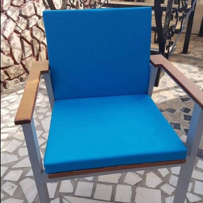 La  comandă  Saltele șezlonguri, perne și saltele pentru mobilier exterior! Copertine umbrele!