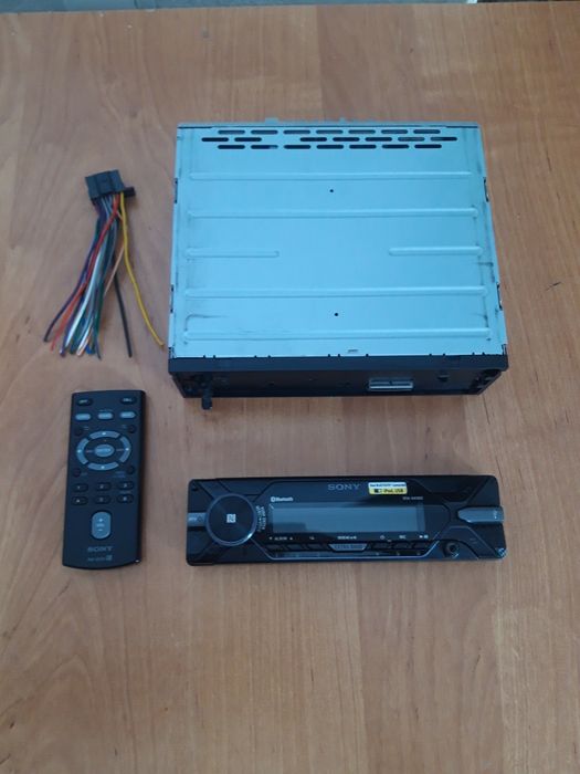 Автомагнитола и саббуфер