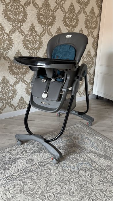 Стульчик для кормления ребенка