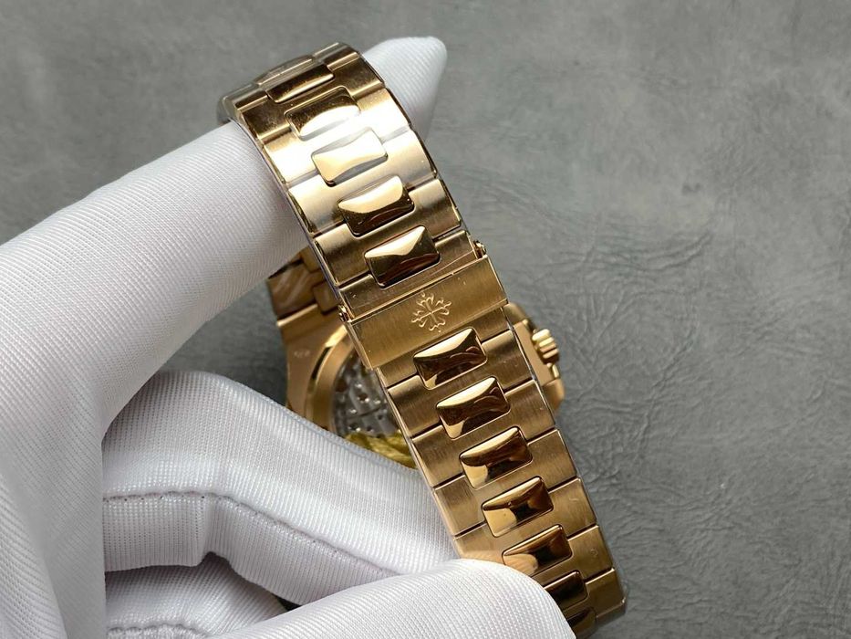 Автоматичен мъжки часовник Patek Philippe Nautilus Ref. 5711/1R-001