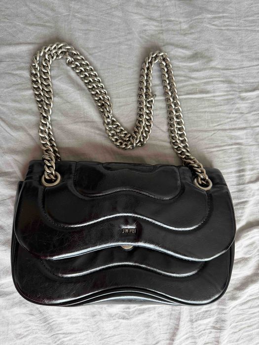Дамска чанта JW PEI Tina Quilted Chain Crossbody – черна