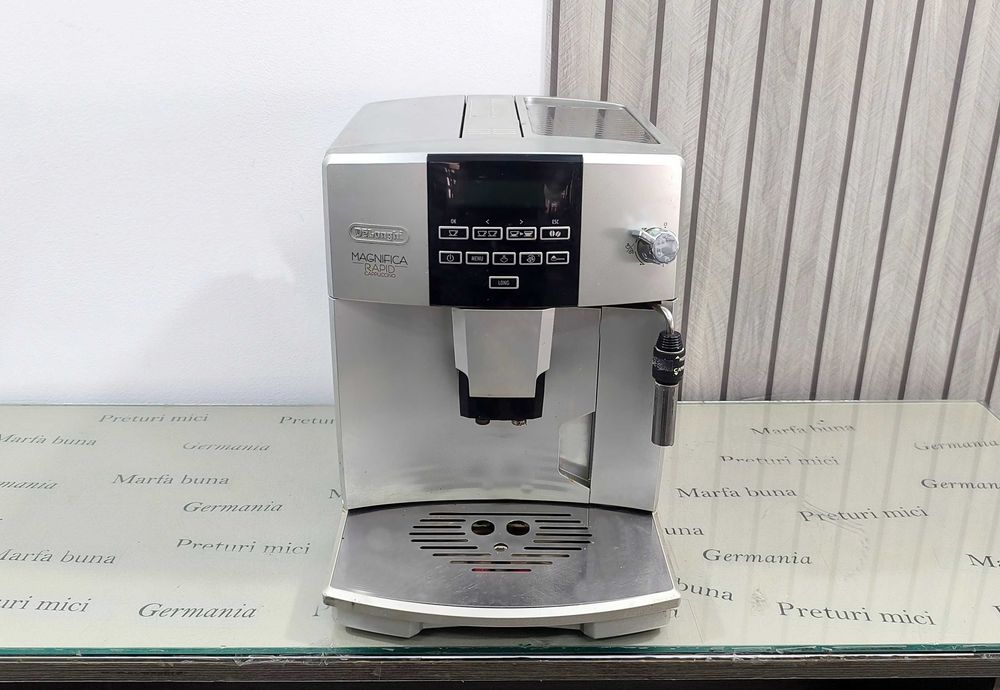Espressor automat de cafea original De'Longhi, model Magnifica ESAM04.320.S