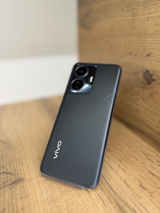 Vivo Y55.