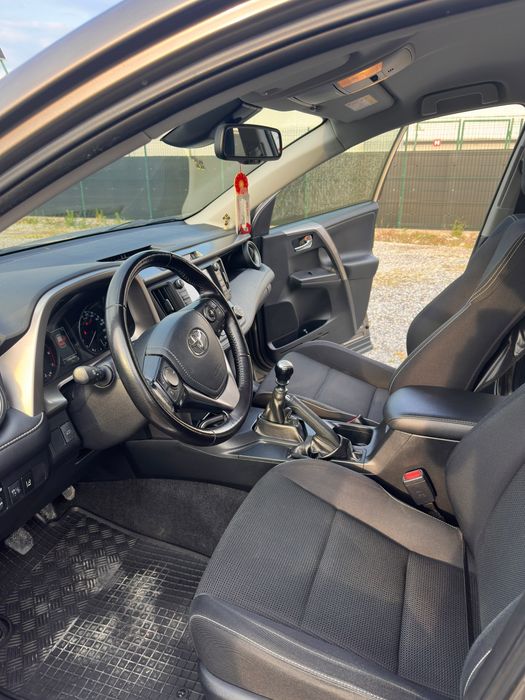 TOYOTA RAV4 2017 — imagine 2