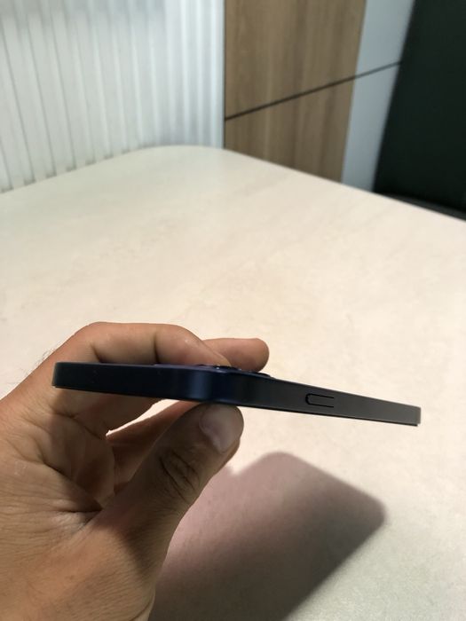 Iphone 12                  .