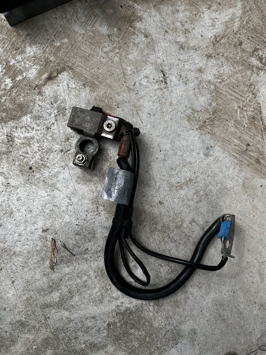 Минусова клема бмв е6х