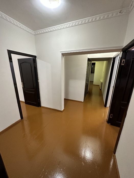 Chor su jar stadioni oldidagi 4 xonali uy