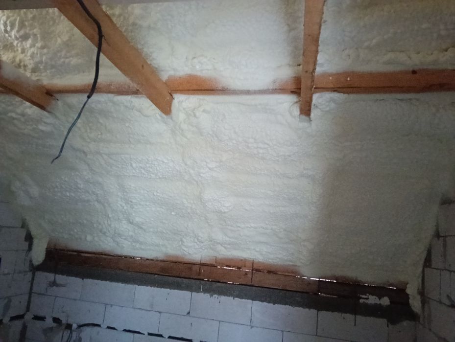 Izolație cu spumă poliuretanica