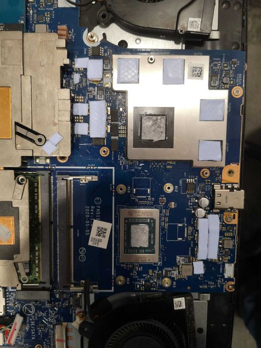 Curatare laptop, playstation 4-5, calculatoare gaming