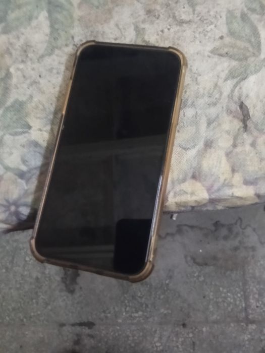 Продам телефон в хорошем состояние