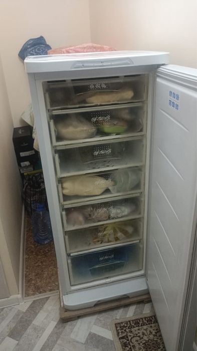 Продам морозильную камеру