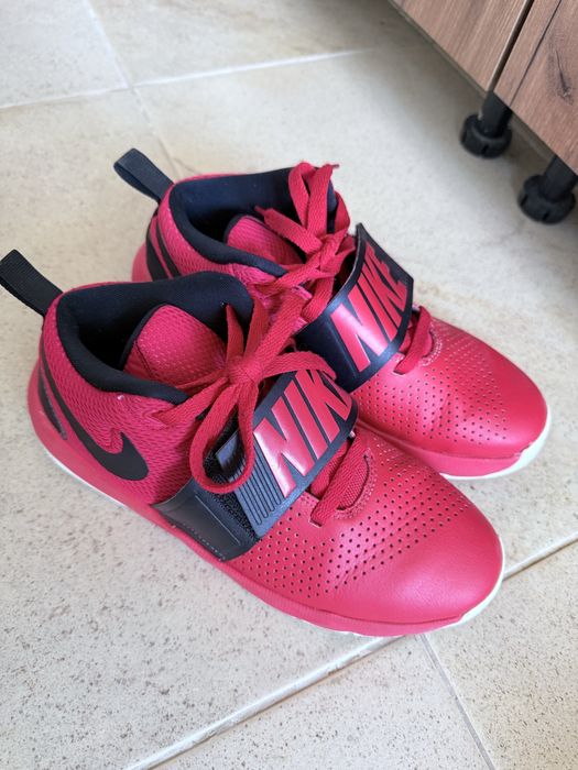 Оригинални маратонки Nike