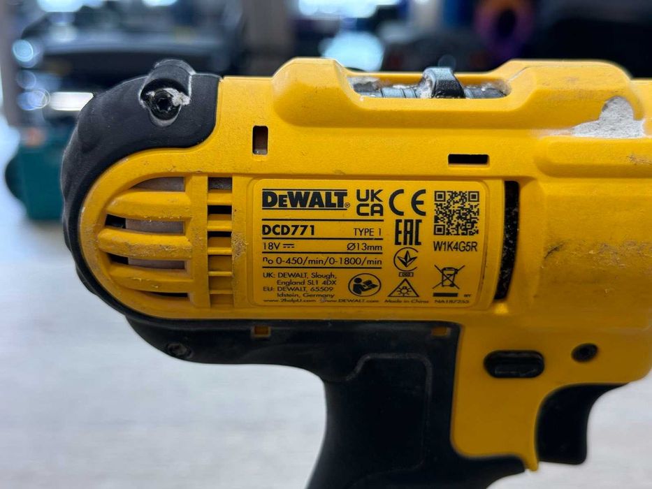 Винтоверт DeWalt DCD771