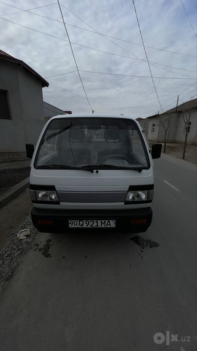 moshina 2019 yil halol probeg 205.000 km hech yerinda kraska yoq