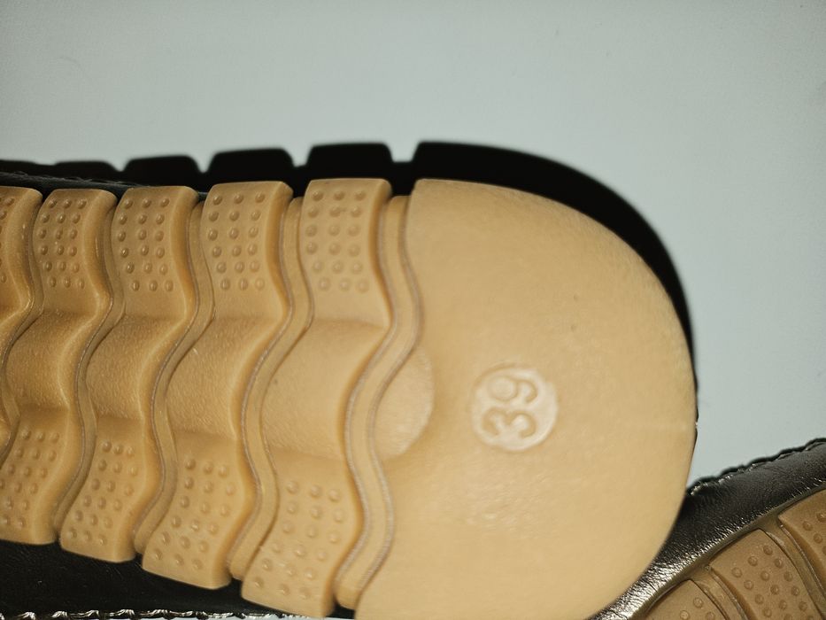 Продам мокасины новые