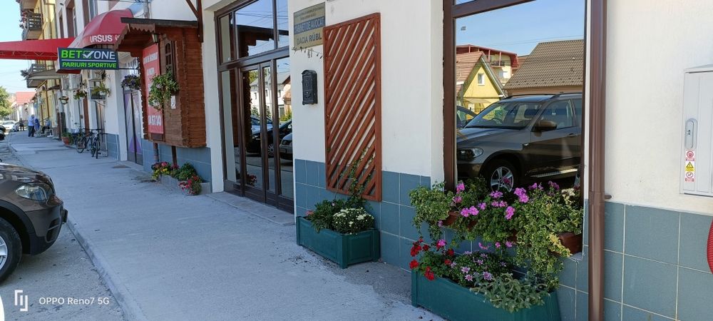 Închiriez spatiu Superfinisat cu vad foarte bun. Lângă magazinul  Alma