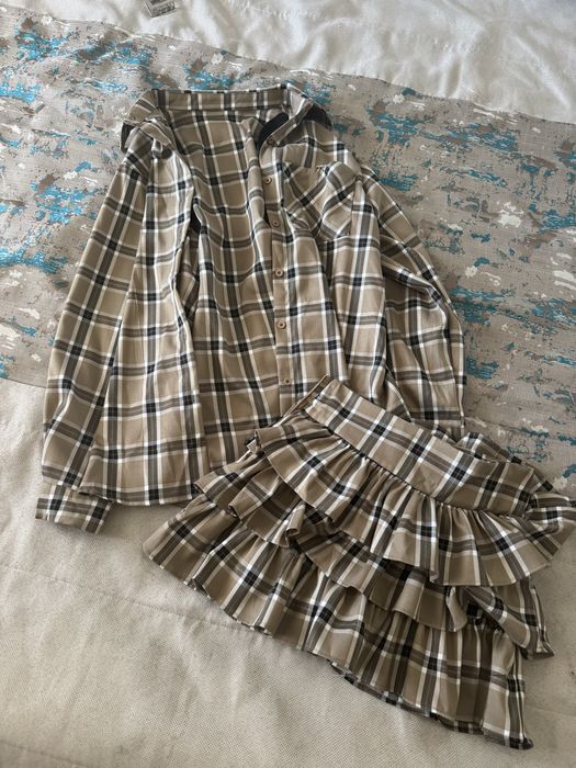 Продам костюм новый