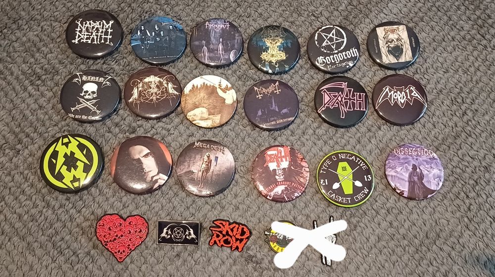 Метални пинчета и значки на метъл групи