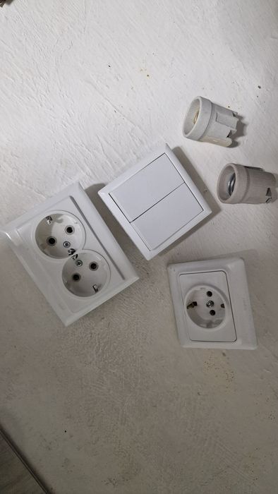 2 prize+1 intrerupator dublu+ 2 dulii ceramica