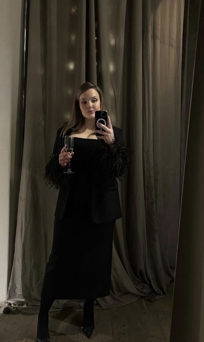 Черный пиджак Zara с перьями (блейзер)
