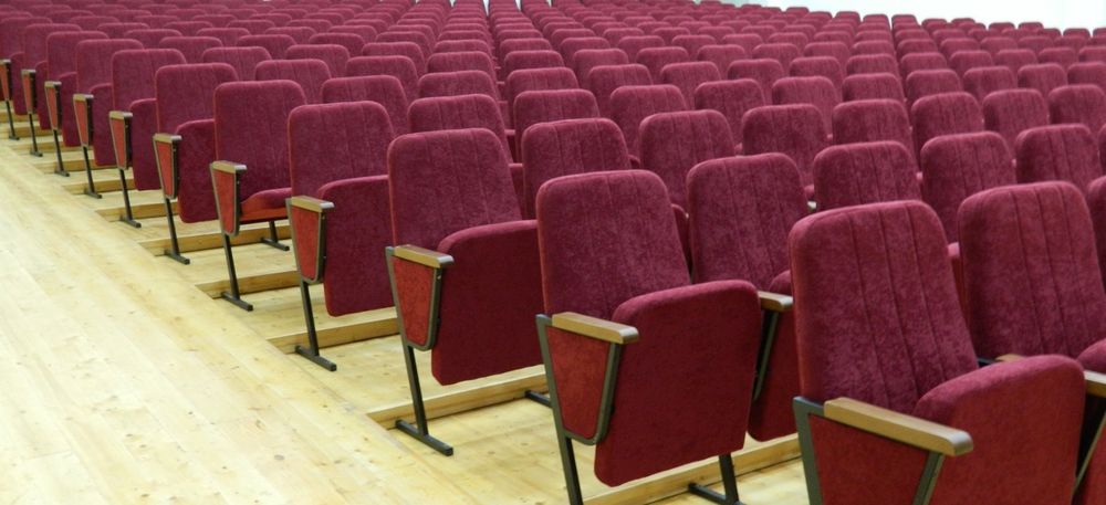 Театральные кресло