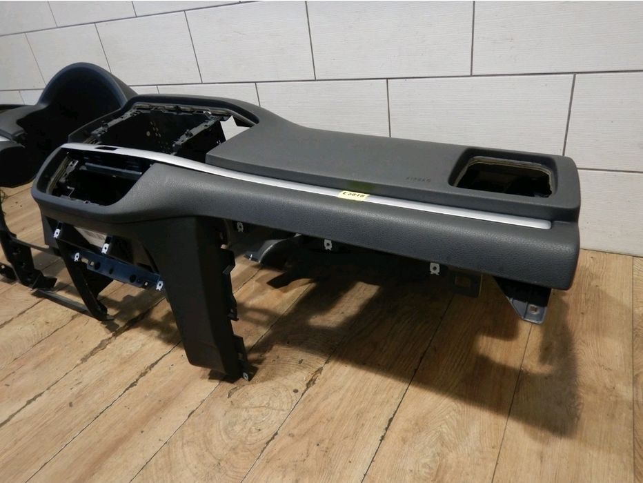 Plansa bord Volkswagen Sharan 7n original