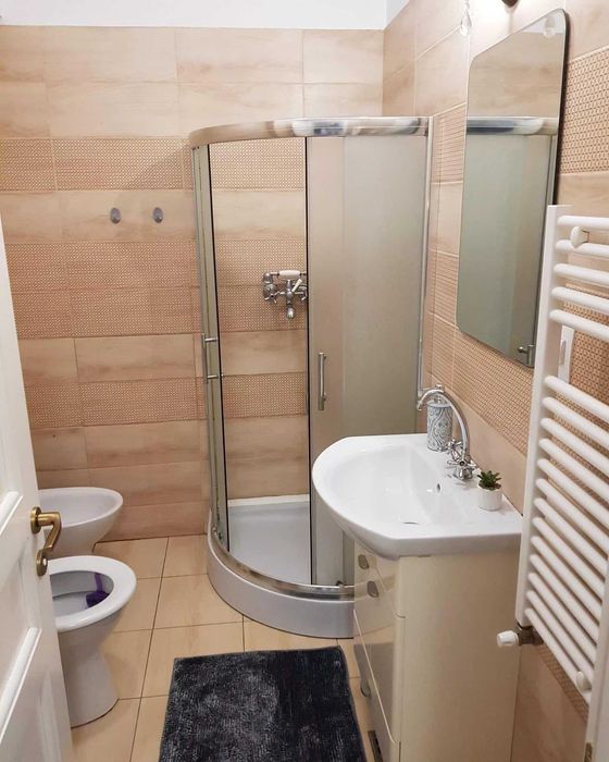 Inchiriez apartament cu 2 camere in bloc nou